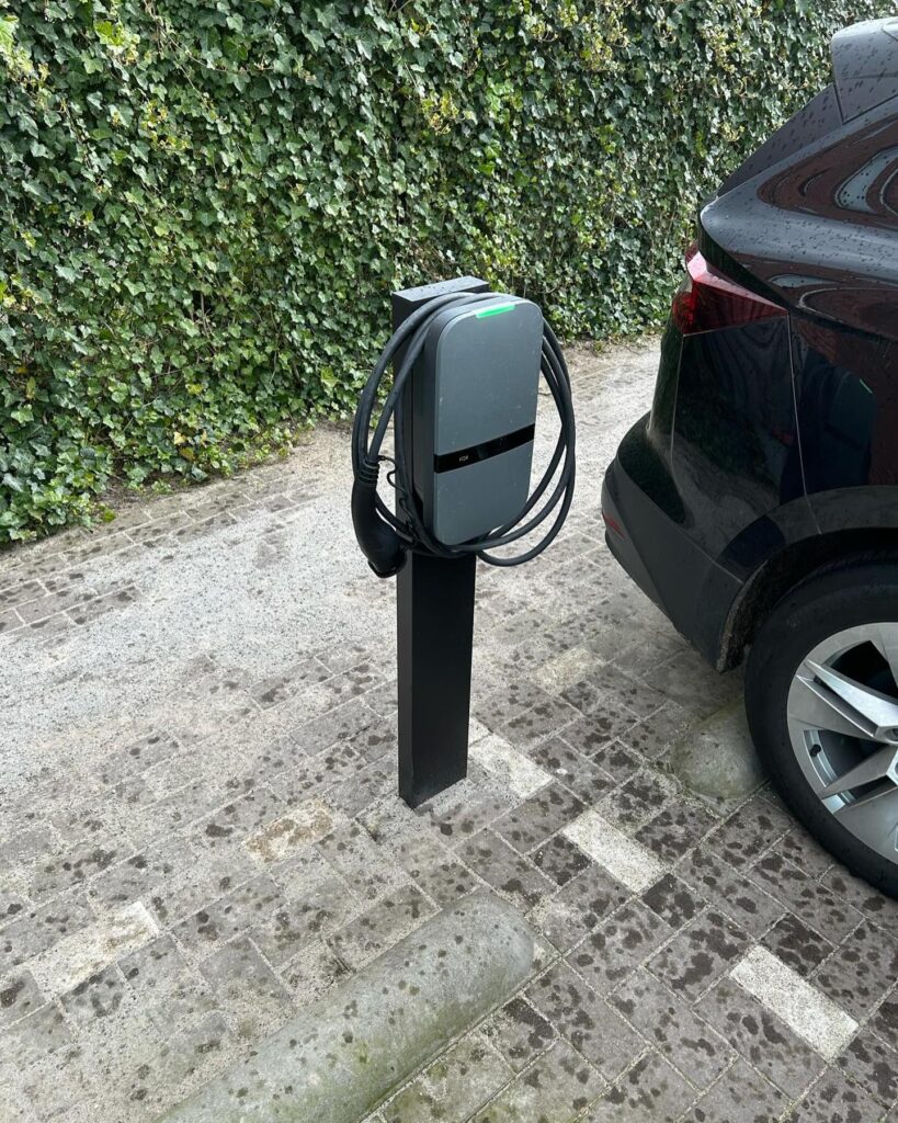 Laadpaal bij parkeervak